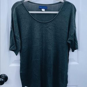 grey t-shirt
